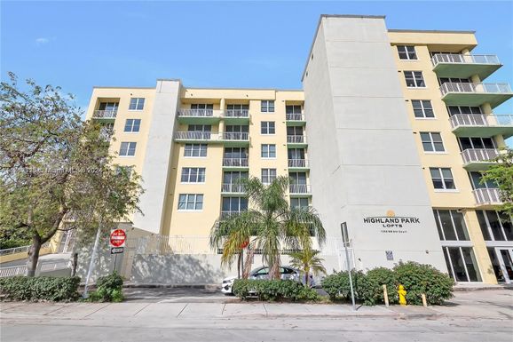 1350 NW 8th Ct # 3, Miami FL 33136