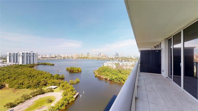 16385 Biscayne Blvd # 2104, North Miami Beach FL 33160