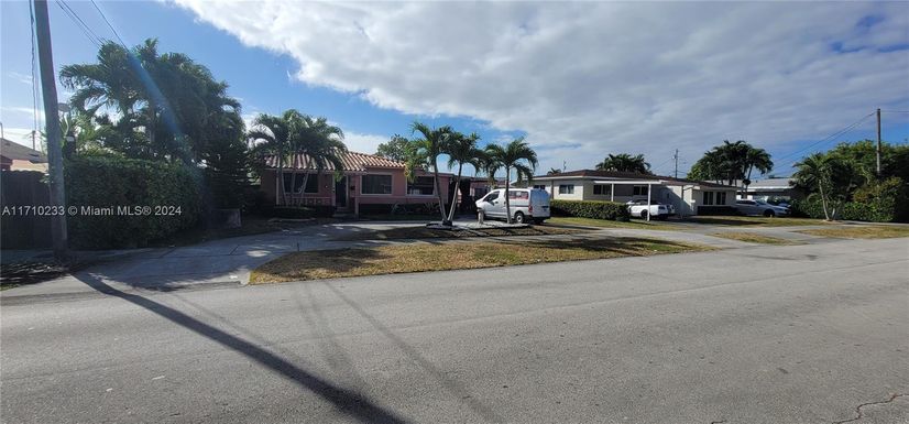 8960 SW 34th St, Miami FL 33165