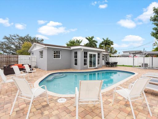 310 N 68th Ter, Hollywood FL 33024