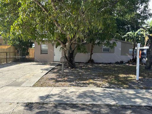 1610 N 70th Way, Hollywood FL 33024