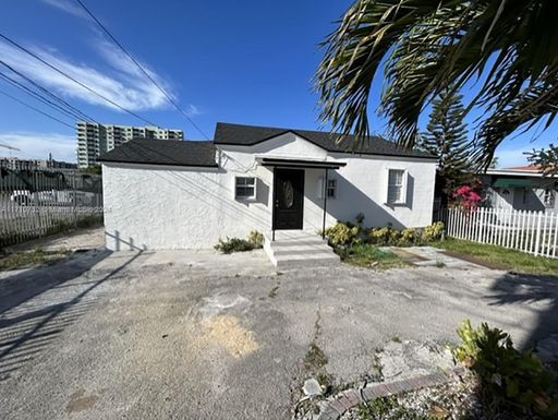 3527 NW 34th St, Miami FL 33142