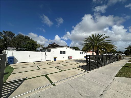 3451 NW 207th St, Miami Gardens FL 33056