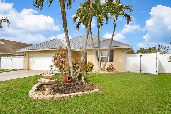 6179 Foster St, Jupiter FL 33458