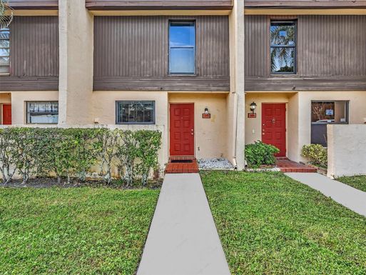 1270 NW 99th Ave # 60, Pembroke Pines FL 33024