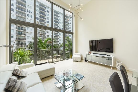 6000 Collins Ave # 505, Miami Beach FL 33140