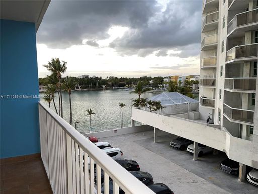 5838 Collins Ave # 3D, Miami Beach FL 33140