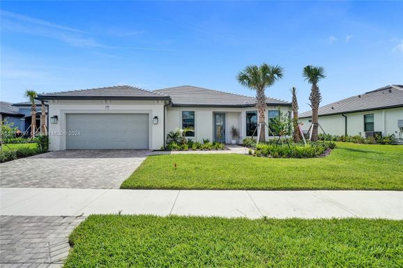 4536 N Silverwood Ln N, Oakland Park FL 33309