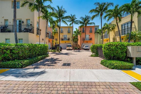 1117 NE 18th Ave # 2, Fort Lauderdale FL 33304