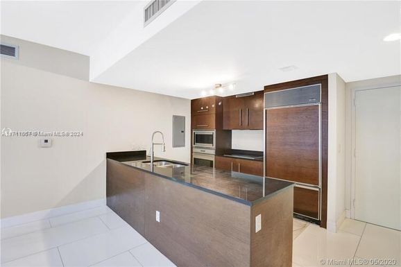 475 Brickell Ave # 3309, Miami FL 33131