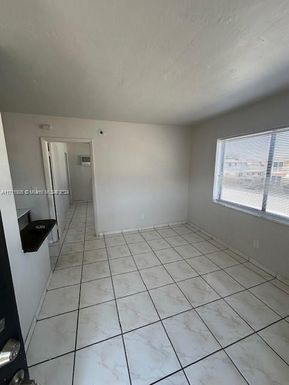 110 W 26th St # 6, Hialeah FL 33010