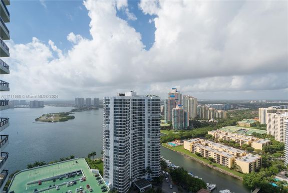 3500 Mystic Pointe Dr # 3503, Aventura FL 33180