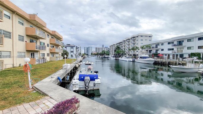 3522 NE 171st St # 308, North Miami Beach FL 33160