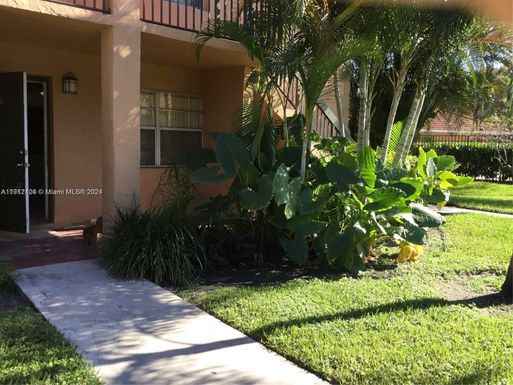 10440 NW 8th St # 103, Pembroke Pines FL 33026