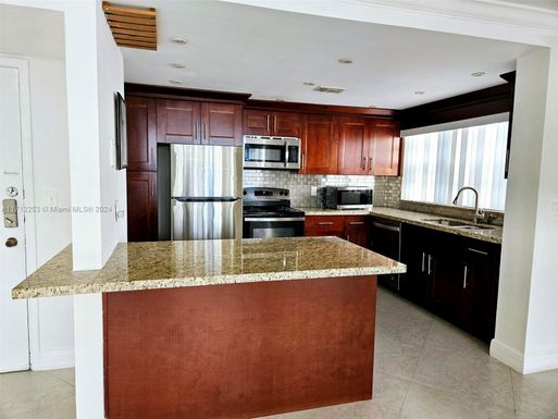 1817 S Ocean Dr # 528, Hallandale Beach FL 33009