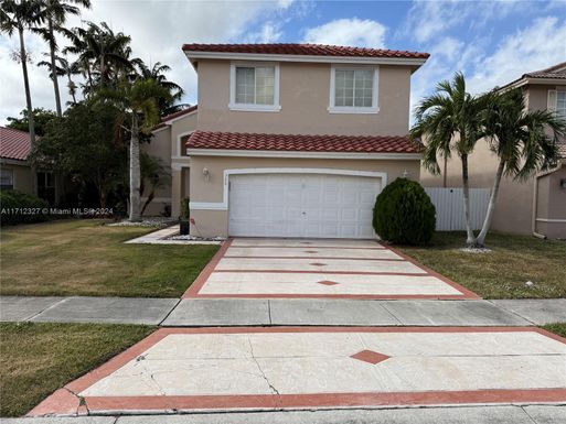 330 SW 194th Ave, Pembroke Pines FL 33029