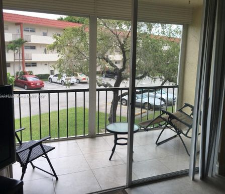 311 S Hollybrook Dr # 202, Pembroke Pines FL 33025