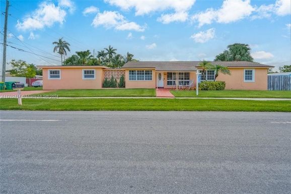 502 SE 3rd Ave, Dania Beach FL 33004