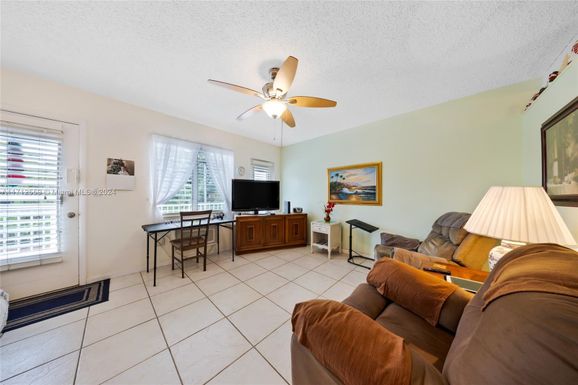 15610 NE 6th Ave # 24D, Miami FL 33162