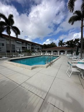 400 SE 10th St # 202, Deerfield Beach FL 33441