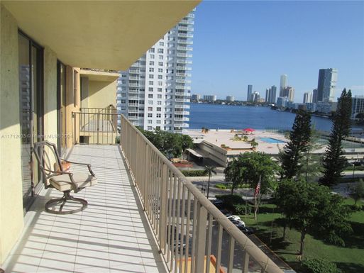 290 174th St # 1017, Sunny Isles Beach FL 33160