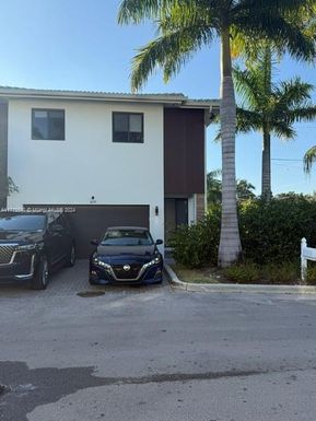 3270 SW 44th St, Dania Beach FL 33312