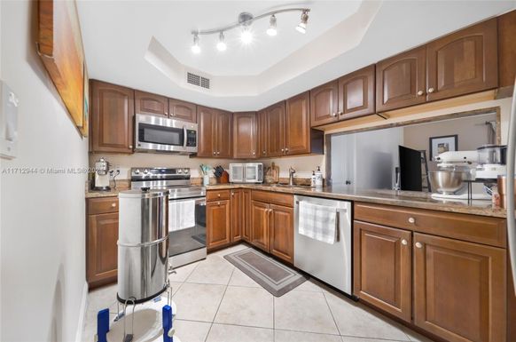 4013 N Ocean Dr # 215, Lauderdale By The Sea FL 33308