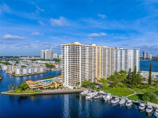 290 174th St # L17, Sunny Isles Beach FL 33160