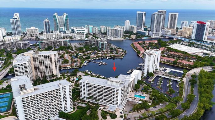 500 Three Islands Blvd # 816, Hallandale Beach FL 33009