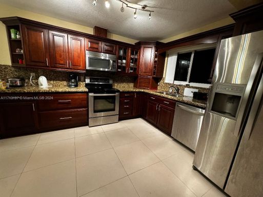 2209 N 41st Ave # 2209, Hollywood FL 33021