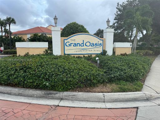 5721 Riverside Dr, Coral Springs FL 33067