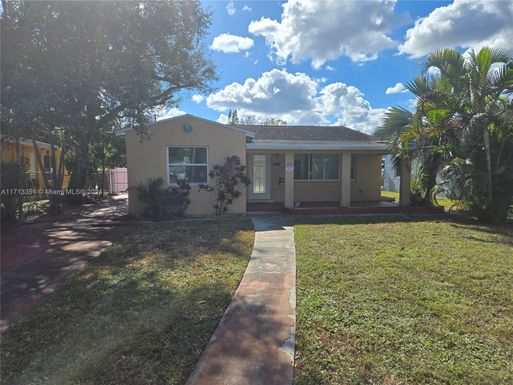 2722 Pierce St, Hollywood FL 33020