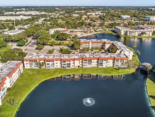 2900 W Sunrise Lakes Dr # 104, Sunrise FL 33322