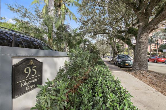 95 Edgewater Dr # 202, Coral Gables FL 33133