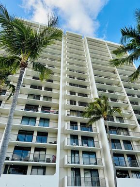 2625 Collins Ave # 305, Miami Beach FL 33140