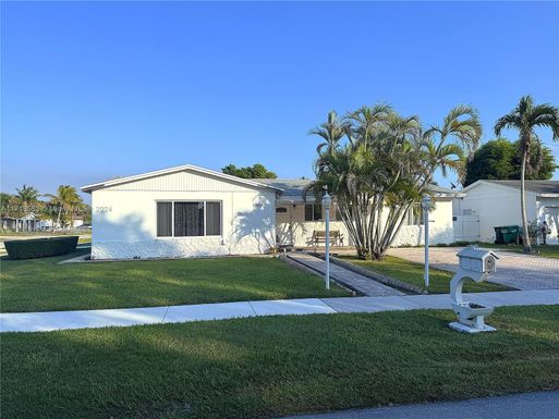 17851 SW 91st Ave, Palmetto Bay FL 33157