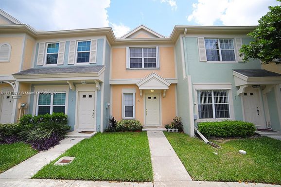 31 Simonton Cir, Weston FL 33326