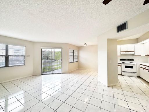 12500 SW 5th Ct # 213M, Pembroke Pines FL 33027