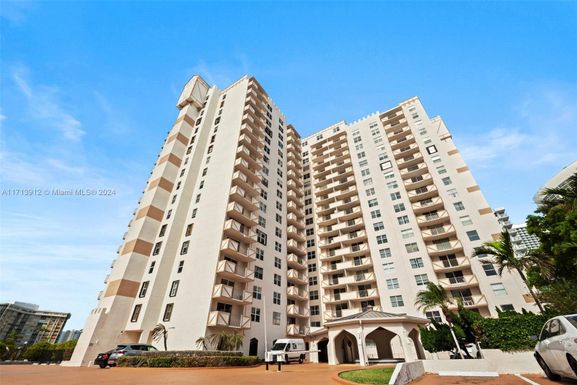 1865 S Ocean Dr # 11M, Hallandale Beach FL 33009