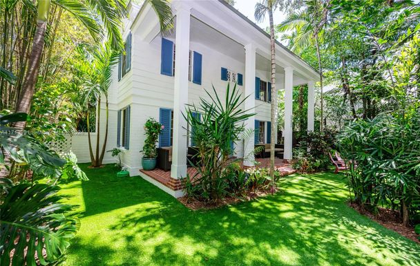 3569 Avocado Ave, Coconut Grove FL 33133