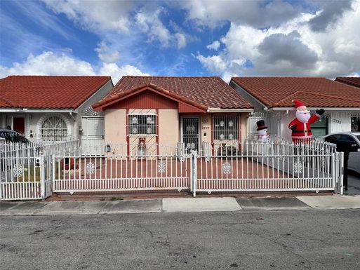 2737 W 55th Pl, Hialeah FL 33016