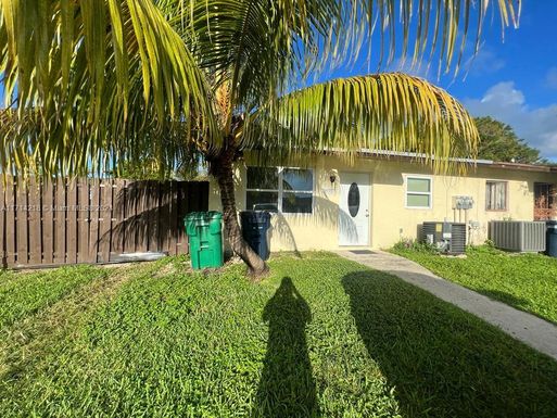 28057 SW 143rd Ct, Homestead FL 33033