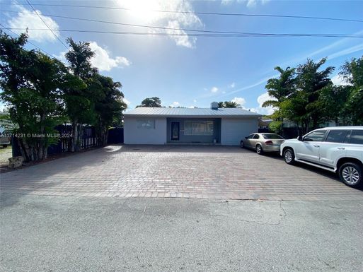 214 NE 108th St, Miami FL 33161