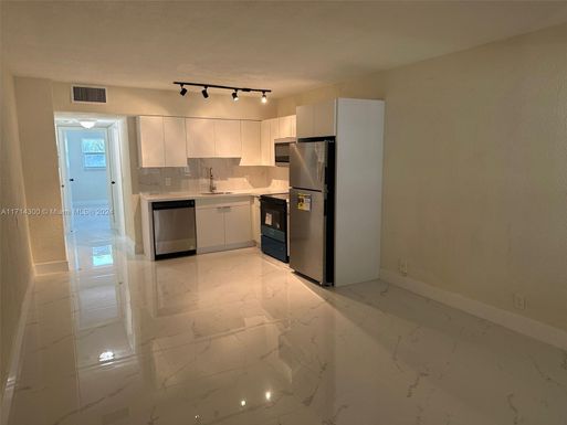 1740 Funston ST # 13, Hollywood FL 33020