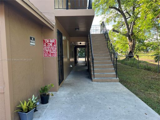 42 NW 7th Ave # 5, Homestead FL 33030