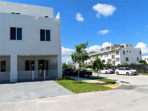 6401 NW 103 PLACE # 101, Doral FL 33178