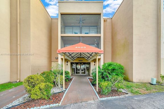 4020 N Hills Dr # 2, Hollywood FL 33021