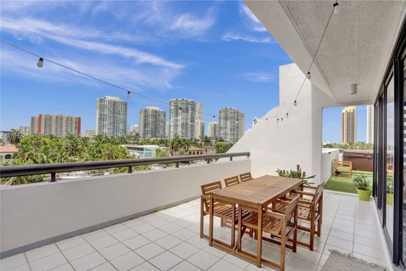 355 Poinciana Dr # 1130, Sunny Isles Beach FL 33160