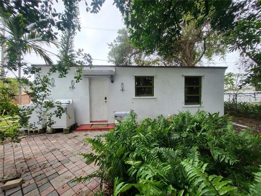 243 SW 12th St REAR, Dania Beach FL 33004