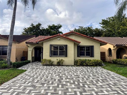17528 NW 66th Pl # 17528, Hialeah FL 33015